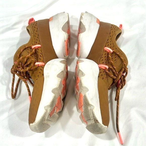 Sorel Shoes - Sorel orange white kinetic impact lace sneakers size 7.5